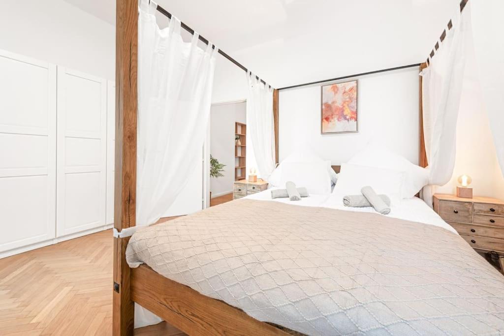 Cozy Apartment In Quiet Location, Fast Train Station 100M Away, Contactless Check-In Bécs Kültér fotó