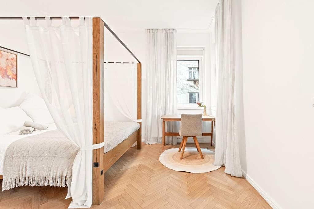 Cozy Apartment In Quiet Location, Fast Train Station 100M Away, Contactless Check-In Bécs Kültér fotó