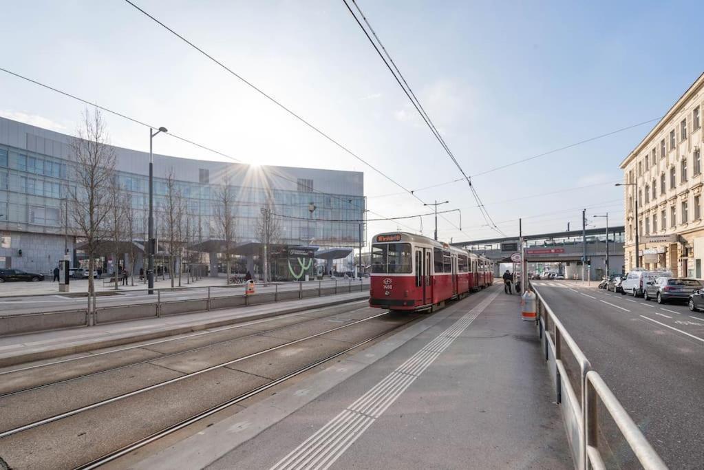 Cozy Apartment In Quiet Location, Fast Train Station 100M Away, Contactless Check-In Bécs Kültér fotó